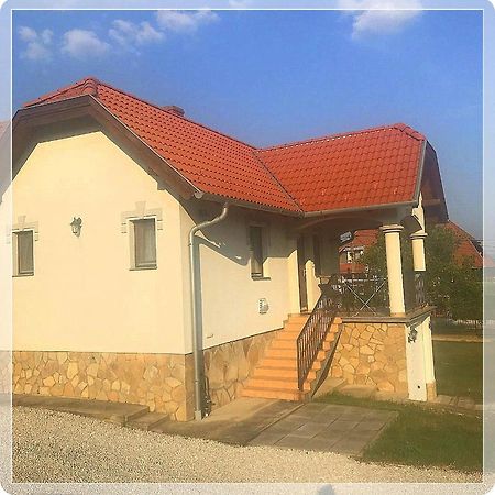 Kleines Haus Διαμέρισμα Hévíz Εξωτερικό φωτογραφία